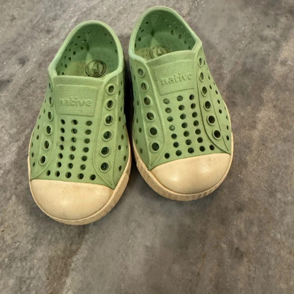 Native Kids Slip-On Water Shoes in Light Green and Cream